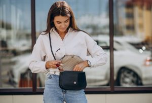 Сумки из мягкой кожи через плечо: комфорт и стиль в одном аксессуаре